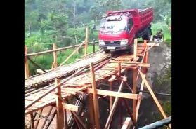 Truck Fails To Cross The River